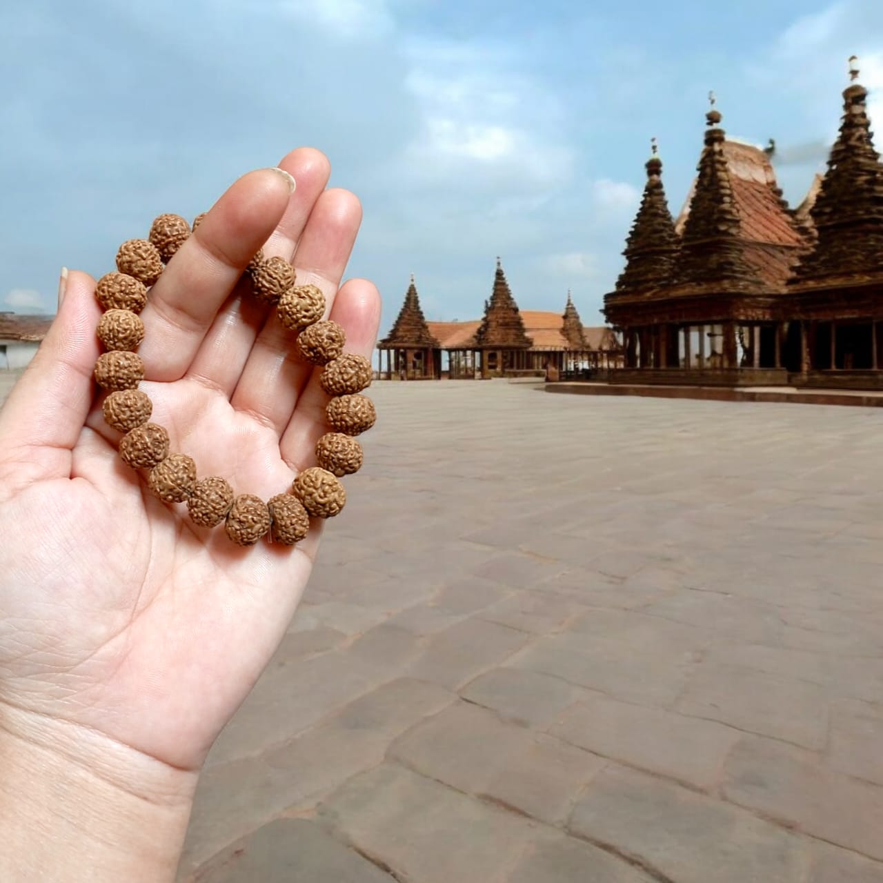 8 Mukhi Rudraksha Bracelet - Stretchable Lab Certified Bracelet for Removing Obstacles and Success by Timeshopee
