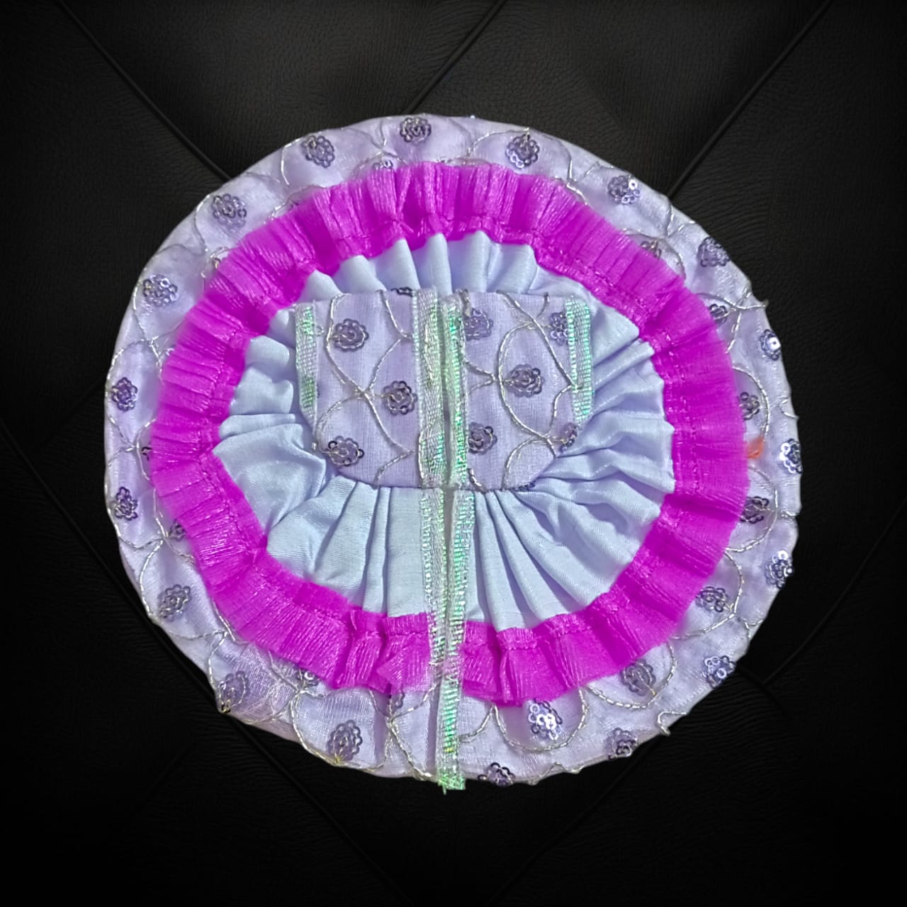 An elegant embroidery dress with floral designs for Size 4 Laddu Gopal Ji, perfect for worship and festive occasions.