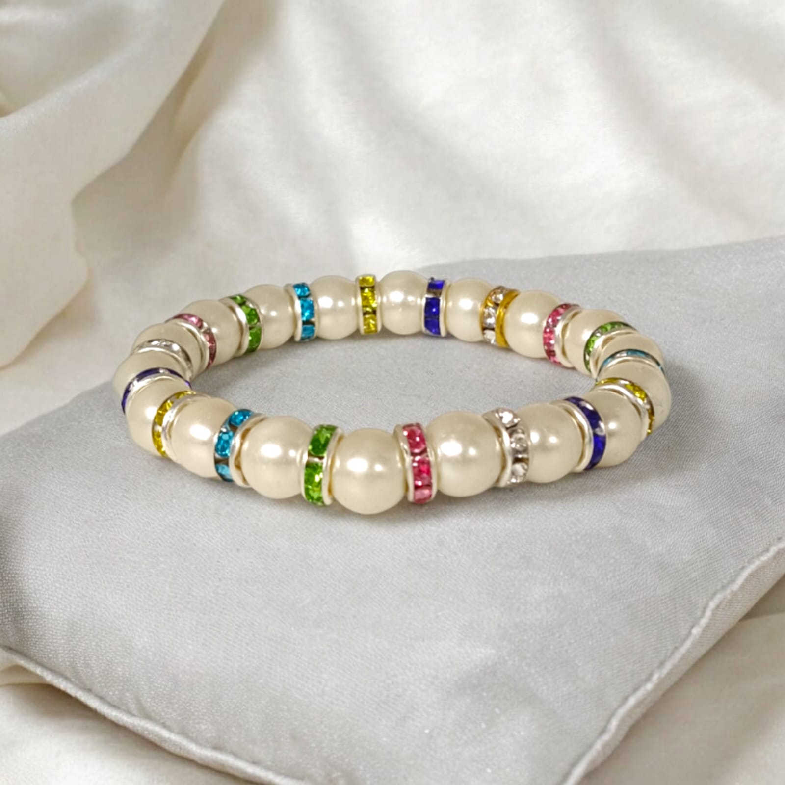 A stunning Original Pearl Bracelet with 8MM lab-certified natural pearls, designed with a stretchable band for comfort and elegance.