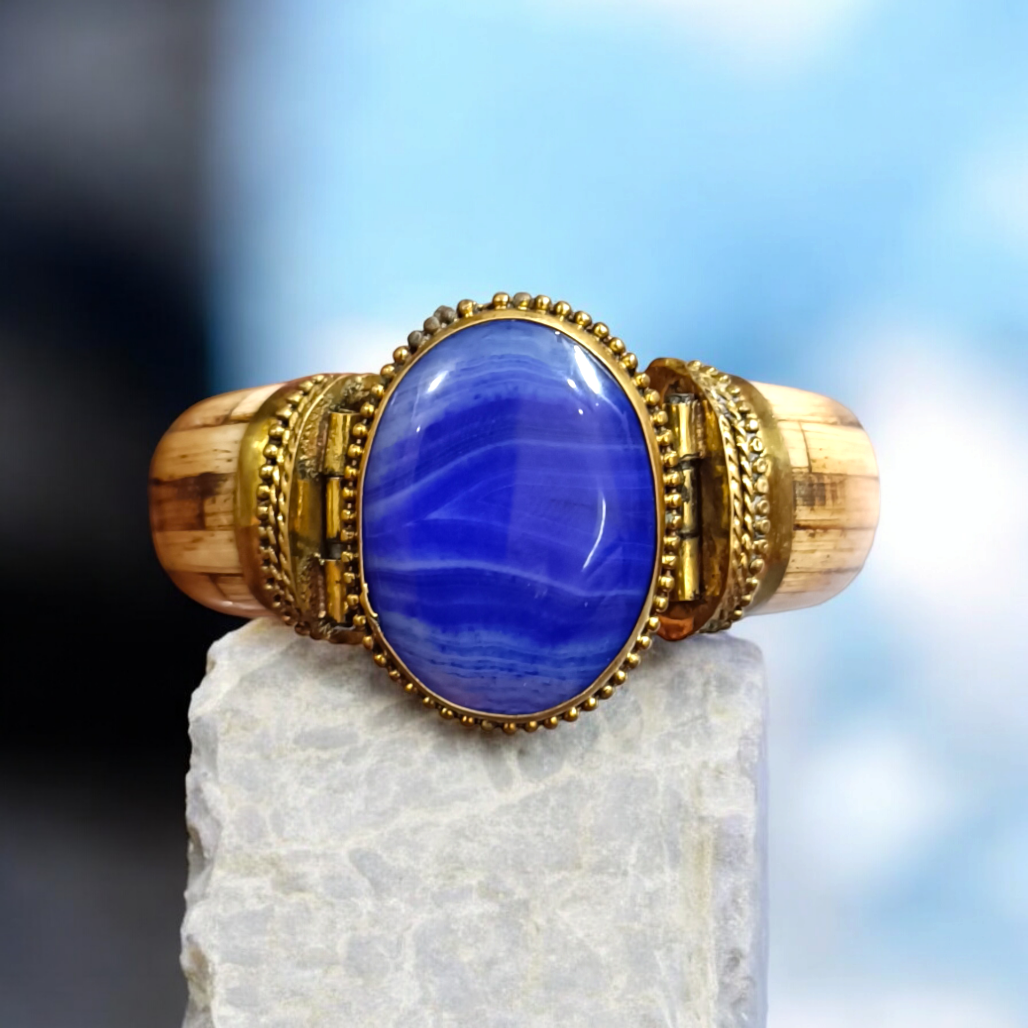 Blue Hakik Bracelet with Antique Design and Lab Certificate