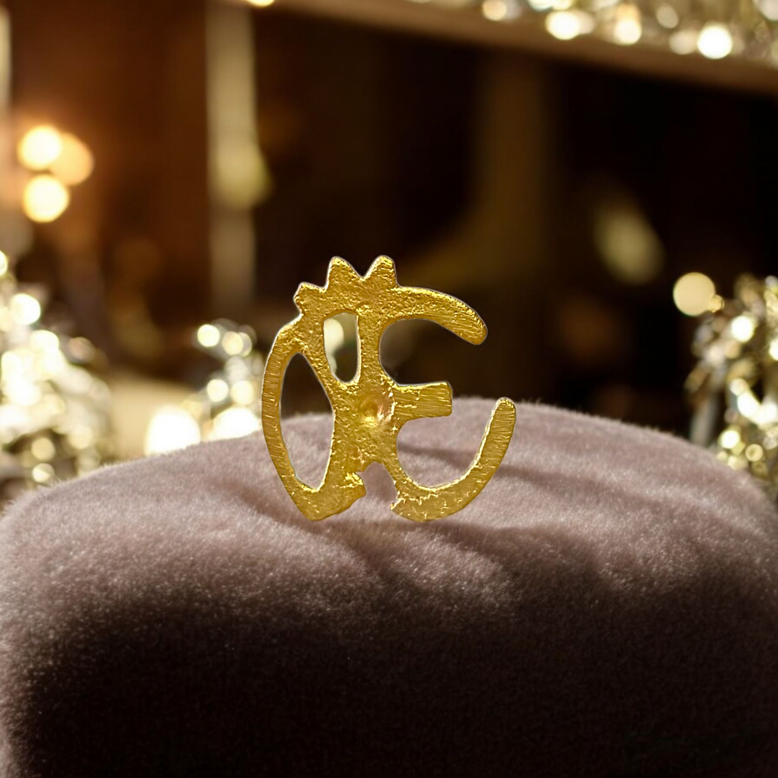 Brass Om Tilak Stamp for Forehead – Traditional Hindu Tilak Tool for Rituals, Puja, and Meditation