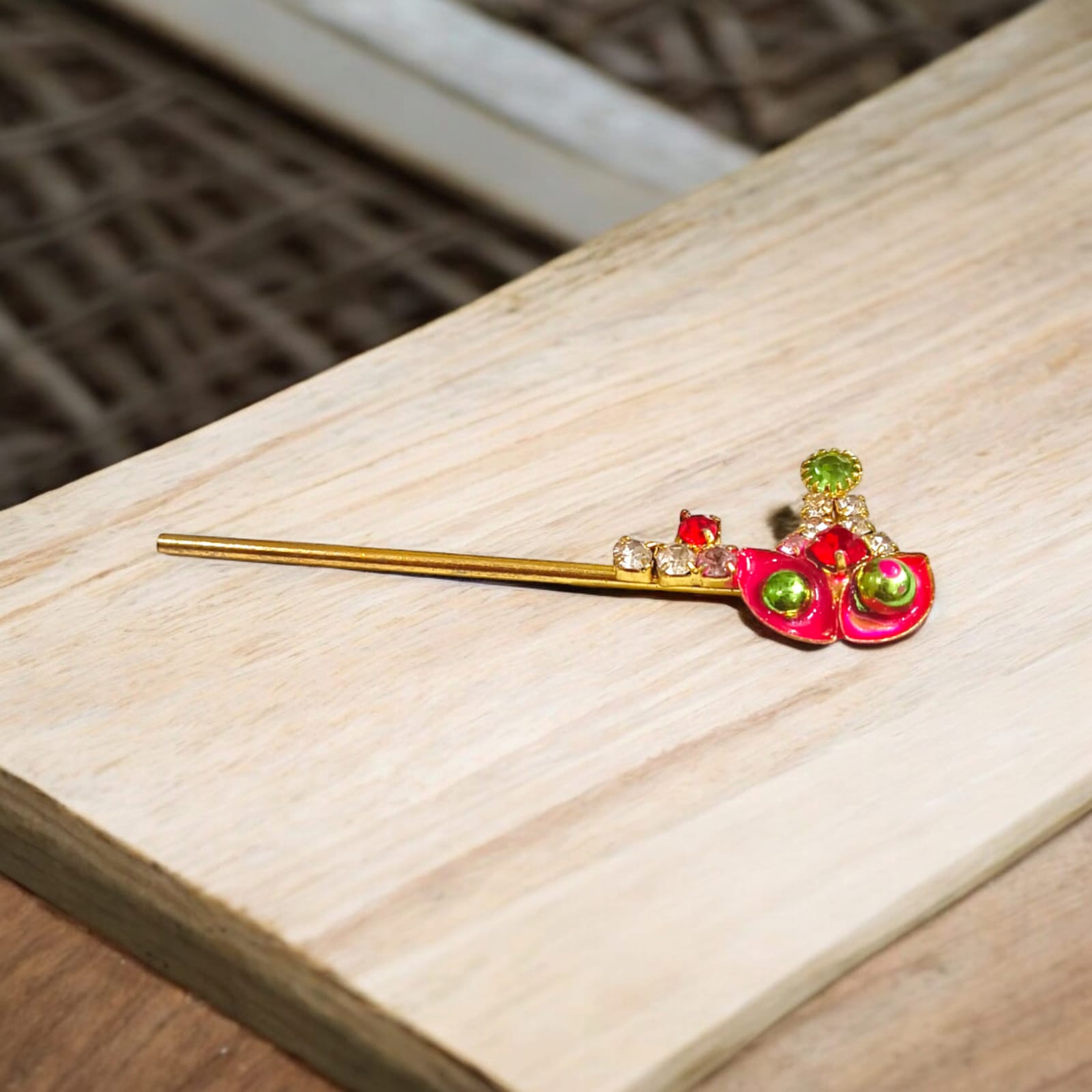 Laddu Gopal bansuri with a zircon-studded design, a beautifully crafted flute accessory ideal for Bal Gopal idols and festive decor.