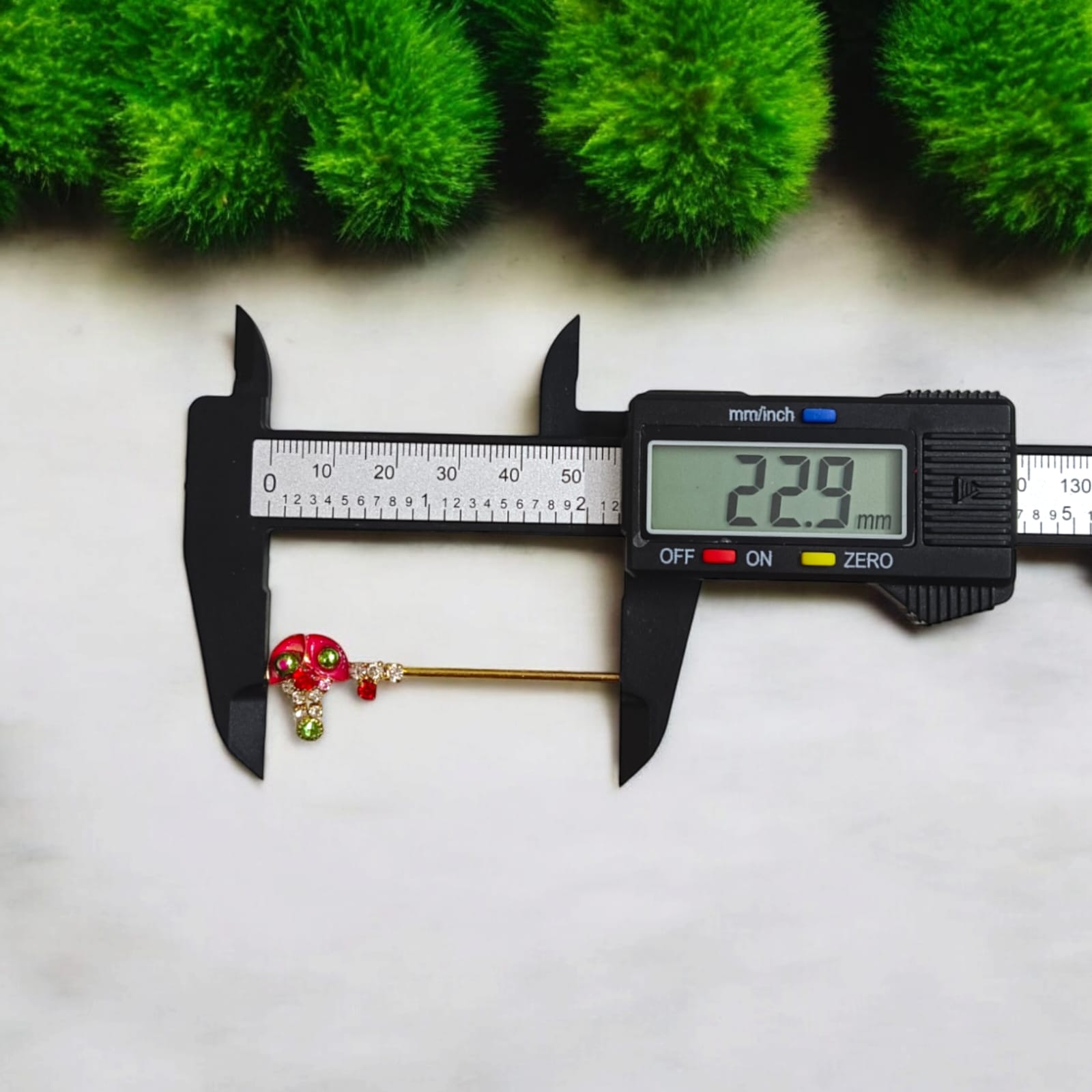 Laddu Gopal bansuri with a zircon-studded design, a beautifully crafted flute accessory ideal for Bal Gopal idols and festive decor.