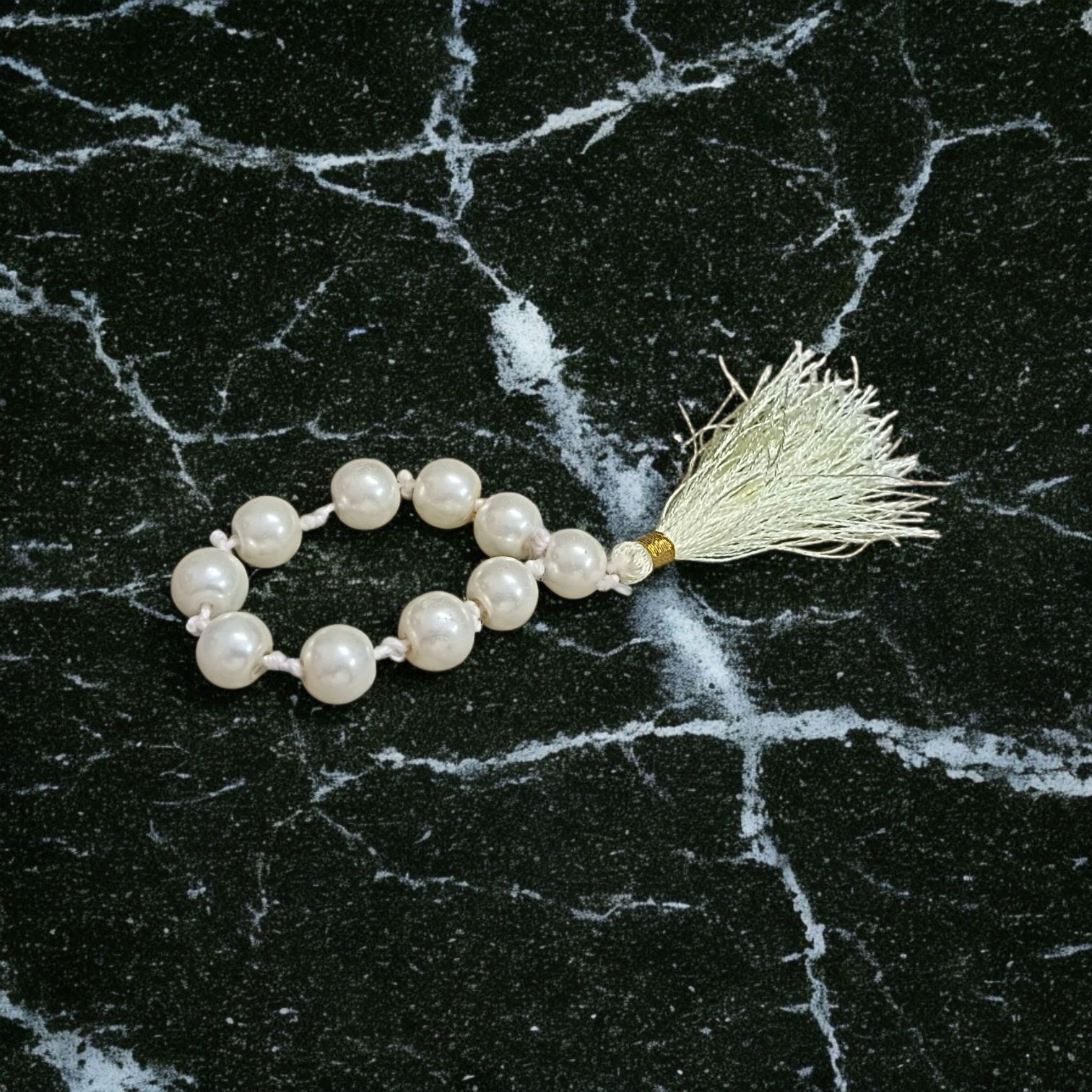 Natural Pearl (Moti) Finger Mala with 9+1 8mm beads, lab certified, ideal for meditation, chanting, and mindfulness practices – handcrafted and authentic