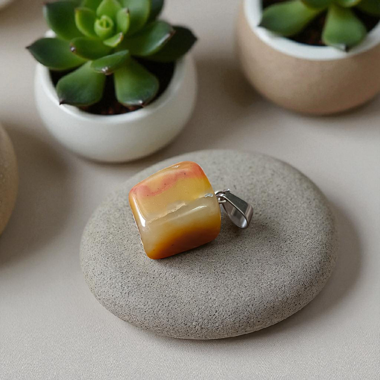 Original Yellow Aventurine Stone Pendant with lab certification – spiritual pendant ideal for men and women, shown with close-up of natural polished stone in hook pendant form