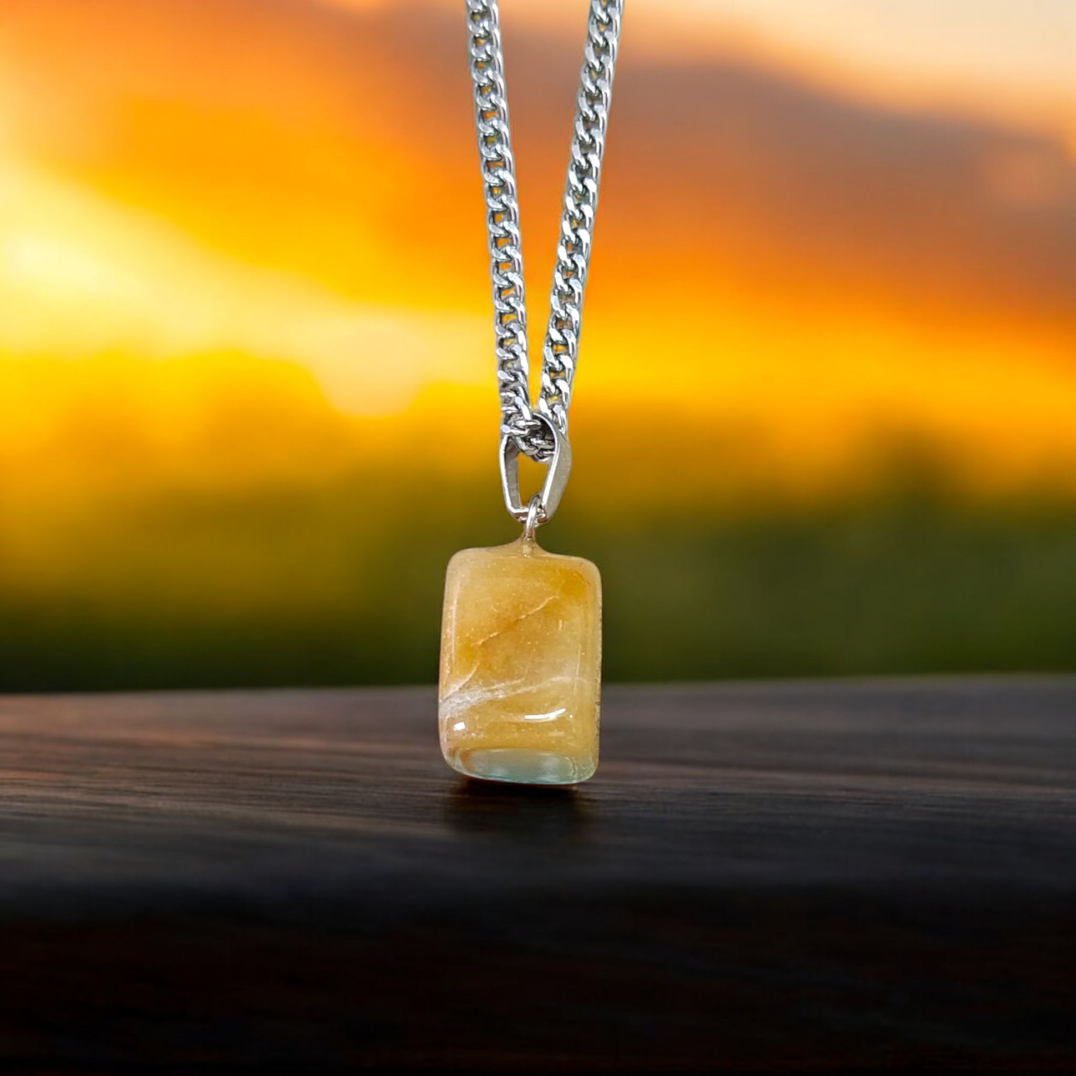 Original Yellow Aventurine Stone Pendant with lab certification – spiritual pendant ideal for men and women, shown with close-up of natural polished stone in hook pendant form