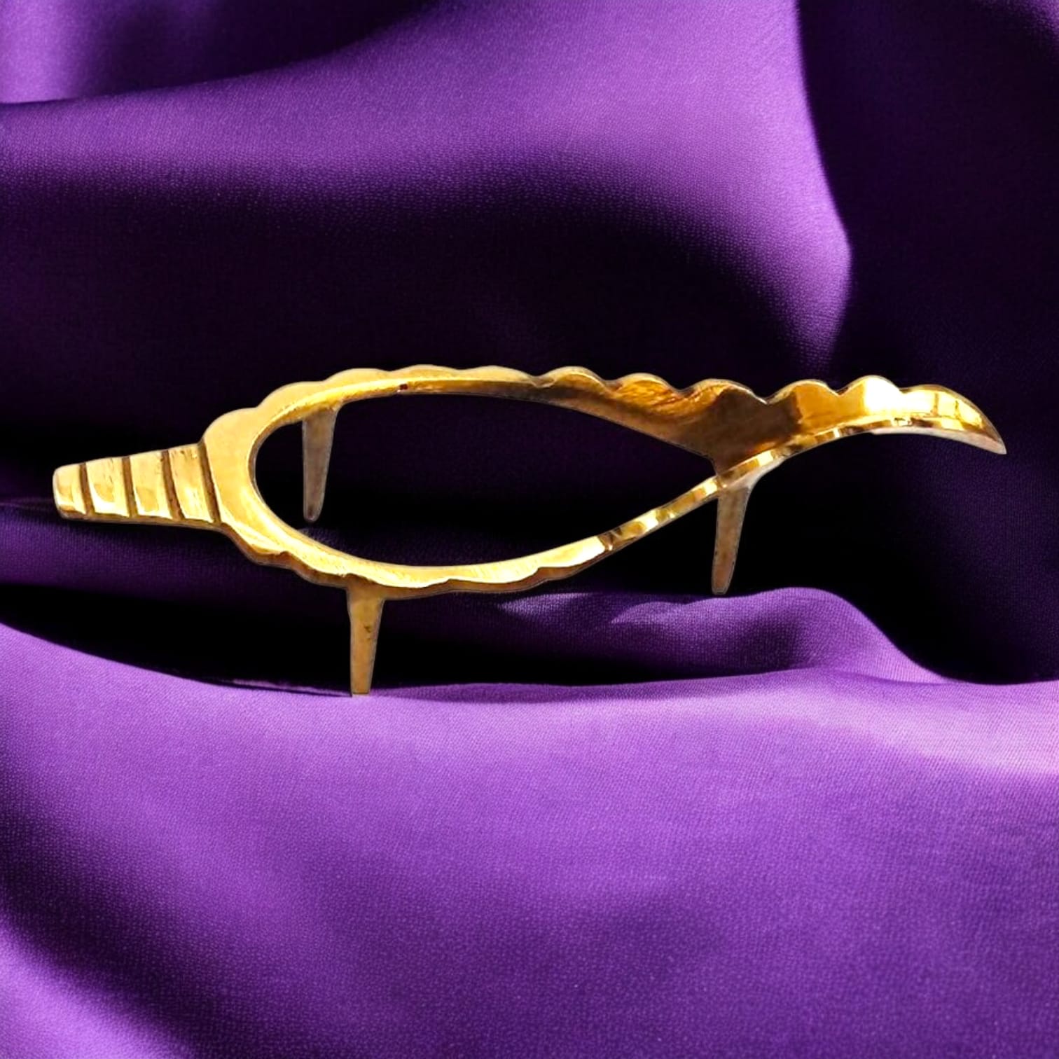 Pure Brass Shankh Stand for Conch Shell, available in different sizes, from Timeshopee.