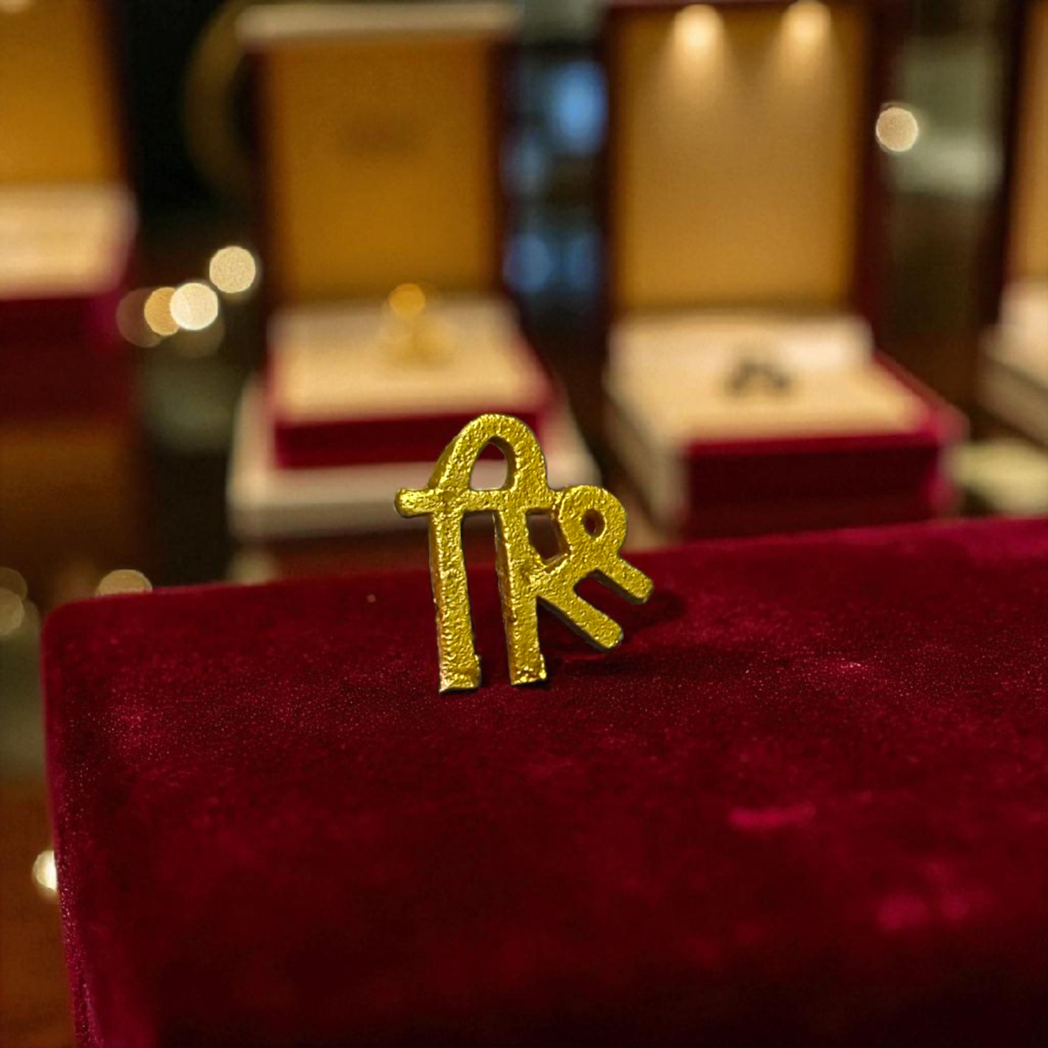 Shri Tilak Stamp in Brass – Traditional Hindu Tilak Sancha with Shri symbol for forehead marking in puja and rituals