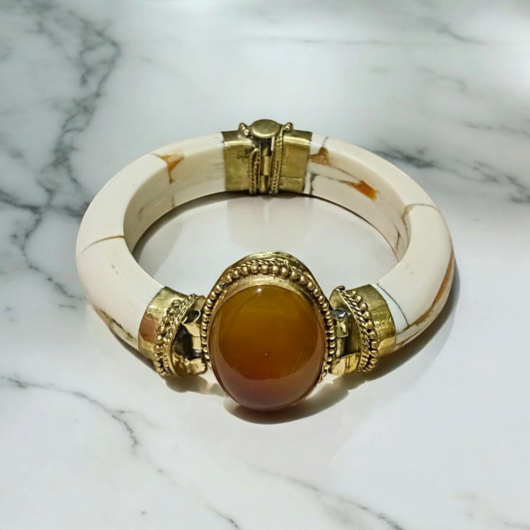 Yellow Agate (Hakik) Bracelet with antique finish, handcrafted and lab-certified, placed on a neutral background showcasing its natural shine