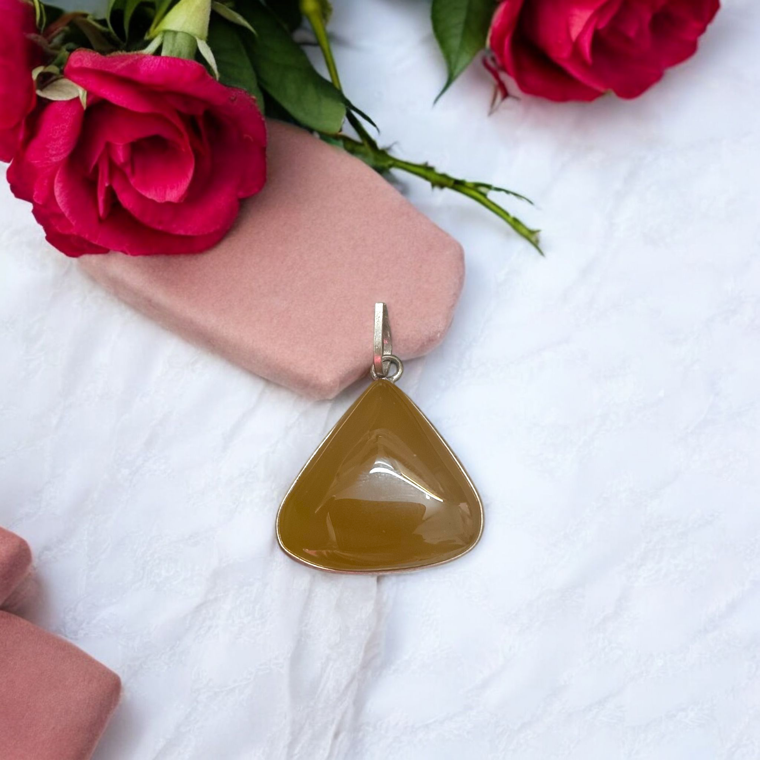 Yellow Agate Pendant | Peela Hakik Locket | Lab Certified | Timeshopee