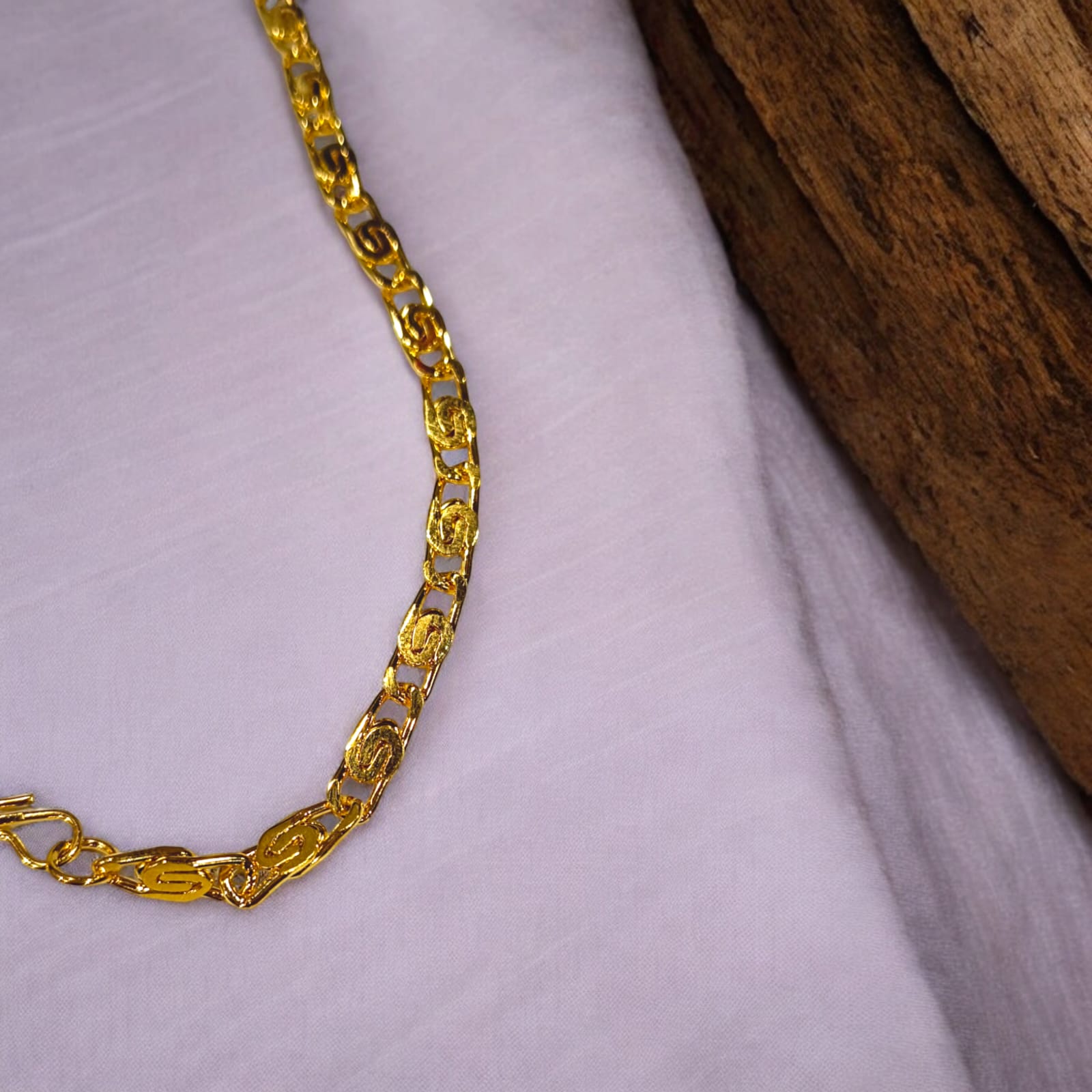 A 20-inch 1-gram gold plated chain featuring a vintage Nawabi design for both boys and girls.