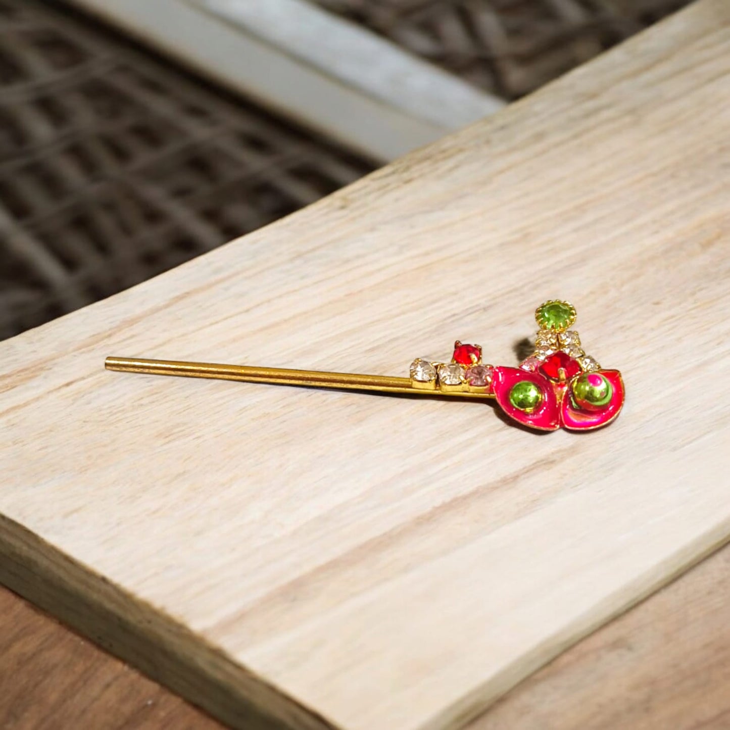 Laddu Gopal bansuri with a zircon-studded design, a beautifully crafted flute accessory ideal for Bal Gopal idols and festive decor.